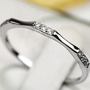 Resim Şık Basit Tarz Kadınlar için Mikro Pave Sentetik Zirkonya, Nisan Doğum Taşı, Bakır Bant, Günlük Giyim ve Düğün Nişanı için Mükemmel, Tüm Mevsimler için Takı Hediyesi 