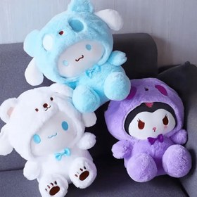 Resim 1 Adet Sanrio Hello Kitty Kurumi Yugu Köpek Melodi Peluş Oyuncak - Karışık Renklerde Yumuşacık ve Sarılabilir Dolgulu Hayvan (Beyaz, Mavi, Mor), Arkadaşlar İçin Mükemmel, Ev Dekorasyonu, Sevgililer Günü Hediyesi, Cadılar Bayramı Noel Paskalya Hediye, Sevimli Dolgulu Hayvanlar, Sarılınca Rahatlatan Dost Bebek, Eğlenceli Karakter Tasarımı, Şirin Fiyonk Aksesuar 