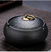 Resim Dashanshop Siyah Metal Aksanlı Kapaklı Şık Seramik Kül Tablası - Sinek Önleyici Altın Yaprak Desenli 