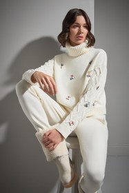 Resim Boğazlı Nakış Figürlü Ekru Triko Kazak 