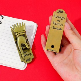 Resim Zarif Altın Fleurish ve Blotts Kitap İşaretleri - Vintage Tarzı Metal Parmak Tutucuları "Hazine" ve "Loot" Oymaları ile, Günlük Tutma, Okuma ve Parti Süslemeleri için İdeal, Parti Süslemeleri Aksesuarı | Zarif Kitap İşaretleri | Dayanıklı Kitap İşaretleri, Okuma İçin Kitap İşaretleri 