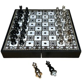 Resim Gifthome Pocket Serisi Küçük Boy Metal Black Taş Ve Sedef Desenli Kutulu Klasik Satranç Takımı 13,5 X 13,5 Cm. 