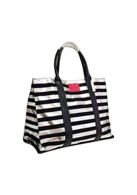 Resim Victoria's Secret Vs Siyah & Gümüş Çizgili Desen Kanvas Tote Seyahat Çantası Gümüş - Siyah 