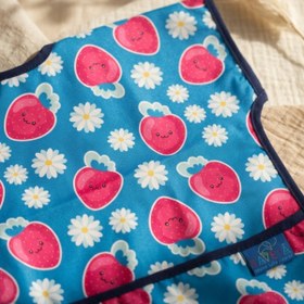 Resim Babydonat Berry Joy Sıvı Geçirmez Cepli Bebek Mama Önlüğü - Mavi Çilek ve Papatya Desenli, Leke Tutmaz Ek Gıda 