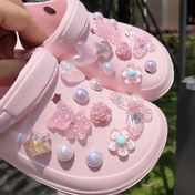 Resim 20 adet Pembe Ayı Aşk Kelebek Çiçek Seti Ayakkabı Süsleri, Sandaletler için Moda Kendinden Çıkarılabilir Ayakkabı Aksesuarları, Tatil Hediyeleri 