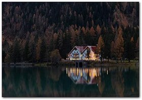 Resim Ahşap Tablo Göl Kenarındaki Villa ve Sık Ağaçlar 