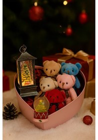 Resim Sevgiliye Hediye Kalp Kutuda 5 Adet Peluş Ayıcık Çam Ağacı Figürlü Işıklı Fener Ve Kar Küresi Seti Çok Renkli 
