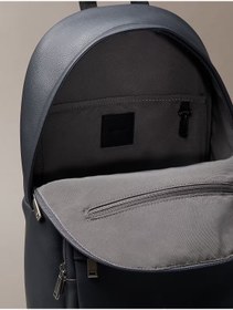 Resim Calvin Klein Erkek Fermuar Kapama Küçük Bölme CK Yazı Desen Deri Metal Logo Gri Sırt Çantası 