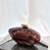 Resim Minimalist Kahve Kahverengi Akrilik PVC Akşam Çantası, İnci Zincir Askılı, Manyetik Kapatma ve Düğünler ve Akşam Yemekleri için Çıkarılabilir Omuz Askısı ile 