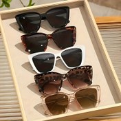 Resim Gençler için 5 adet Trendy Cat Eye Moda Gözlüğü - Şık Hollow Temple Tasarımı, Karışık Renkler, PC Çerçeve ve AC Lensler, Paskalya ve Günlük Moda için Mükemmel, Garip Moda Gözlükler, Pil Olmadan 
