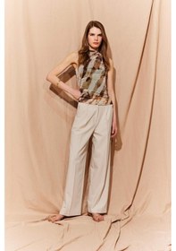 Resim DeFacto Slim Fit Dar Kesim Batik Bisiklet Yaka Tül Kolsuz Bluz E8471AX25SPBG130 