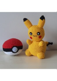 Resim Amigurumi Oyuncak Pikaçu Ve Pokemon Topu 