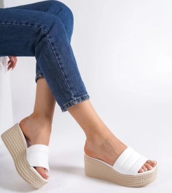 Resim Reına Dolgu Topuklu Ortopedik Taban Hasır Görünümlü Kadın Terlik Ckt - Beyaz Beyaz 