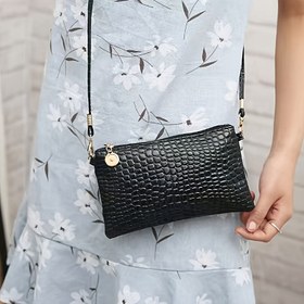 Resim Kadınlar İçin Şık Timsah Desenli Mini Çapraz Çanta - Siyah Sentetik Deri ile Altın Tonlu Toka, Fermuarlı Çok Fonksiyonlu Omuz Çantası, Polyester Astar, Madeni Para, Anahtarlar & Telefon İçin Mükemmel, Güvenli Bozuk Para Cüzdanı | Timsah Dokusu | Ayarlanabilir Askı 