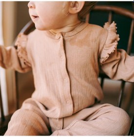 Resim Antebies Organik Pembe Jakarlı Fırfırlı Çıtçıtlı Uzun Kollu Kız Bebek Patikli Tulum 