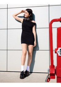 Resim Bershka Bengalin Bardot Mini Elbise Siyah 