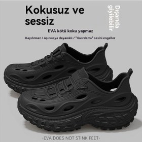 Resim Erkekler Dışında Kalın Tabanlı Sandaletler Giyer Tire Bottom Black 