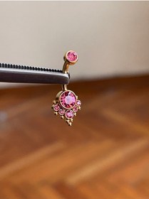 Resim %100 G23 Titanyum Pembe Taşlı Altın Göbek Piercingi 7 Taşlı Titanyum Göbek Piercingi Beyaz 