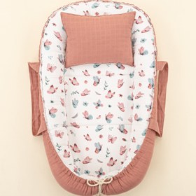 Resim Babynest ve Yastık - Çift Taraflı - Gül Kurusu Muslin - Kelebekler 