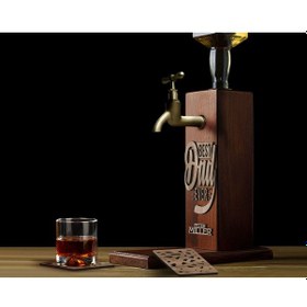 Resim Bk Gift Kişiye Özel Kabartma İsimli Baba Tasarımlı Musluklu Ahşap Viski Standı-1 Viski Çeşmesi, Doğum Günü Hediyesi, Babaya Hediye Kobitmeyen138056 Bk 