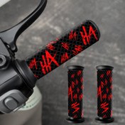Resim 2 adet Komik HAHAHA Graffiti Motosiklet Tutma Kolu Etiketleri - Su Geçirmez, Güneşe Dayanıklı, Çizik Geçirmez, Kendinden Yapışkanlı, Dayanıklı Tutma Bandı Elmas Dokusu Elektrikli Bisikletler ve Motosikletler için, Sürüş Tutkunları için Mükemmel, Motosiklet Tutma Bandı, Motosiklet Aksesuarları, Canlı Tasarım, Kendinden Yapışkanlı Bant 