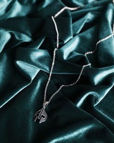 Resim OZOZWORKSHOP Gümüş Kara Şövalye Kolye 