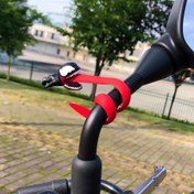 Resim Elektrikli Araçlar ve Motosikletler İçin Marvel Venom Araba İç Mekan Dekorasyonu, Kolye Süsleri ve Marvel Oyuncak Aksesuarları ile Birlikte Paketlenmiş İpliklerle. 