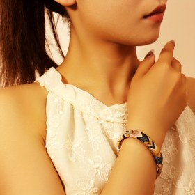 Resim 2025 Çapraz Sınır Patlama Trend Tasarım ve Gelişimi Avrupa-Amerika Tarzı Takı Karışımı Kontrast Renk Moda Özelliği Esnek Azınlık Üstün Hissi Bilezik Kadın 