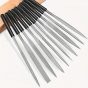 Resim Metal parlatma için çelik dosyalardan oluşan çeşitli küçük dosya seti, üçgen, yarı daire ve düz mini dosyalardan oluşur. 