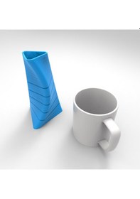 Resim Opencart Bir Üçgen Kesitli Vazo Sadece Plastik Aparattır 