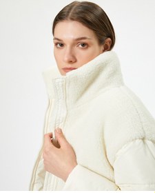 Resim Koton Şişme Mont Peluş Detaylı Dik Yaka Fermuarlı Cepli Ekru 5wak20160ew Ekru 