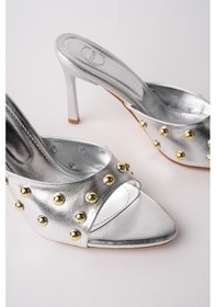 Resim Muggo Helena Kadın Zımbalı Sivri Burun Metal Detaylı Stiletto Topuklu Terlik Gümüş 