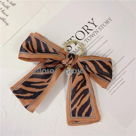 Resim Silver1 Gıoıo Yeni Ipek Eşarp Anahtarlık Kişiselleştirilmiş Inci Papyon Çanta Çekicilik Dokuma Anahtarlık (Yurt Dışından) 