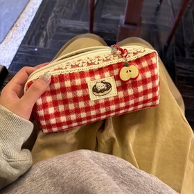 Resim 1'li Paket Kırmızı Ekose Sevimli Kedi Desenli Kalem Kutusu, Kadınlar İçin Büyük Kapasiteli Taşınabilir Makyaj Çantası 