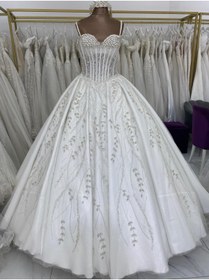 Resim Sibelse Gelinlik Kristal Taş İşlemeli El İşçiliği Prenses Model Gelinlik 