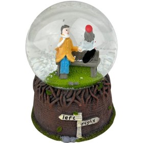 Resim Bankta Oturan Aşıklar - Küçük Boy Işıklı Kar Küresi 