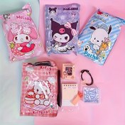 Resim Rastgele 1 adet Sanrio Hello Kitty, Kurumi, Pacha Köpek ve diğer aileler etkinlikler ve partiler için sürpriz hediyeler olarak rastgele gönderilir. Kör çantalar içinde çizgi film tatil sürprizleri. Yaratıcı şanslı çanta sürprizi. KT kedi Kurumi Pacha köpek aktivite parti cihazı doğum günü hediyesi 