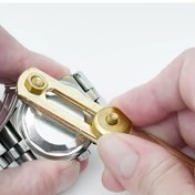 Resim Kolayca Alınan Saat Arka Kapağı Açma Aracı – Dayanıklı Alüminyum İki Pençeli Metal Açıcı, Pil Değiştirme ve Saat Tamiri için, Altın Rengi Ayarlanabilir Vida ile, Pil Değiştirme Aracı|Profesyonel Araç Tasarımı|Hassas Vida Mekanizması 