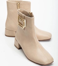 Resim Bej Kadın Kısa Topuklu Bot Küt Burun Metal Aksesuarlı Suni Deri-4195 Bej 
