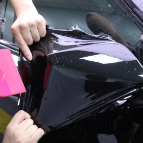 Resim Esemiz Siyah Tavan Boya Kaput Koruma Ppf - Tph Poliüretan 160 Mikron (200CM x 152CM) 