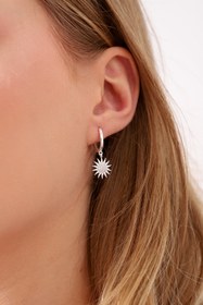 Resim Bilsen Store Gümüş Kaplamalı Beyaz Zirkon Taşlı Güneş Model Küpe 