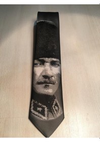 Resim Herşey Nota Atatürk Resim Siyah Kravat Mavi Göz Detay Açık Gri 