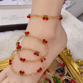 Resim Kadınlar için Ayarlanabilir Elastik Kiraz Boncuklu Halhal - Işıltılı Yapay Kristal Vurgular, Kırmızı & Yeşil Yaz Partisi Takısı, Yıkanabilir Şık Retro Ayak Bileği Bileziyesi Günlük Kullanım ve Mardi Gras Kutlamaları İçin, Taş Süslemeli Halhallar 