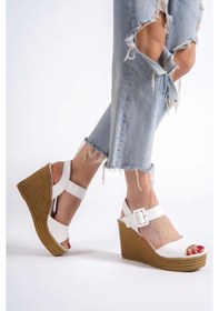 Resim Perla Tokalı Lastikli Dolgu Topuklu Ortopedik Taban Hasır Görünümlü Kadın Sandalet Kt - Beyaz Beyaz 