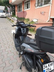 Resim Motocam Küba Novax 200 Siperlik Ön Cam 2023 2024 Model 65cm Açıkfüme Renkli 4mm Uzun Cam 