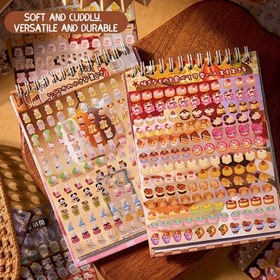 Resim 18 yaprak kaplamalı kağıt + holografik PET Q-sticker kitap - 2500+ büyüleyici çizgi film çıkartması, iridesan efektli - Kolay sökülür ve dayanıklı el kitabı süslemeleri, parti el işleri ve hediye etiketleri için 