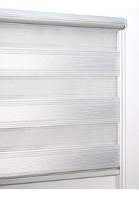 Resim Buperde Beyaz - Gümüş Simli Pilise Pliseli Zebra Stor Perde 