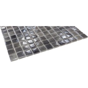 Resim Mutfak tezgah arası ve yaşam alanlarının tüm yüzeyleri için Püskürtme Siyah Cam Mozaik. Taş ölçüleri: 25x25 mm. File ölçüsü: 31.5x31.5 cm. ( 1 Koli = 10 File Karo = 1 m2 Fiyatıdır ) 