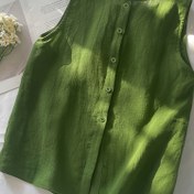 Resim ZD0520029 (Mağaza Aynı Stilde Çoklu Renklerde Aynı Stil İçerir) Kadınlar İçin Yüksek Kaliteli Ters Çevrilebilir Kolsuz Üst, Sanatçı Vintage Minimalist Tasarım ile, Esnek ve Rahat, Figürü Şekillendirir, Düğme Detayları, Tüm Mevsimler İçin Uygun, Rahat Kıyafetler ile Uyumlu, Vintage Tarzı Atlet. 