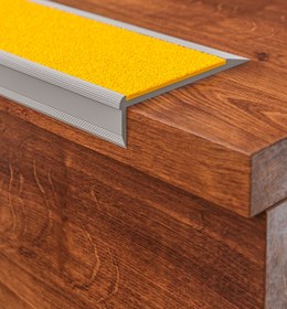 Resim Zemin Market Kaydırmaz Aluminyum Basamak Köşe Profili (1,5 Metre) 